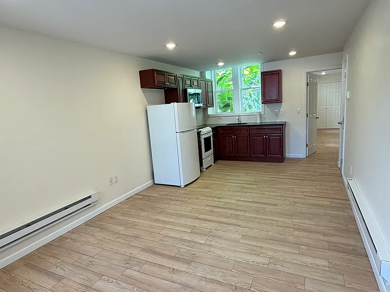 22 Hilliard Ave — Photo 3