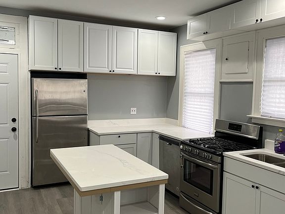 5th image of 76 E 100th Pl