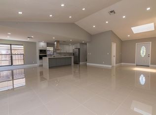 7389 NW 49th St, Lauderhill, FL 33319