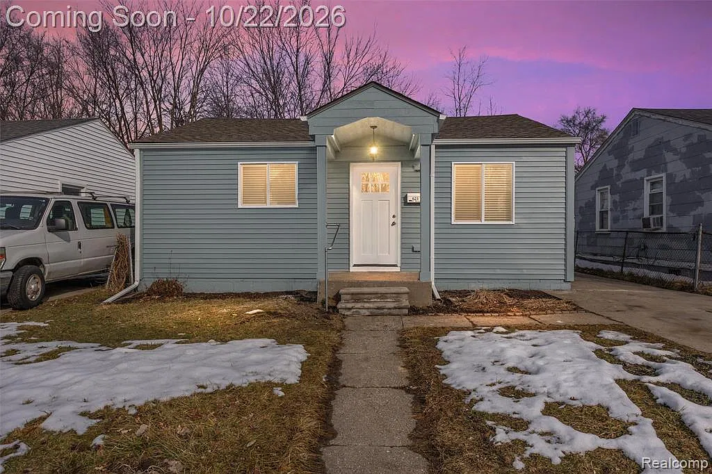 2 bed, 1.5 bath, 840 sqft, $1,700 — Photo 1