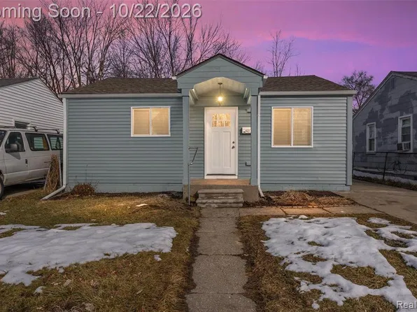 623 E Brockton Ave, Madison Heights, MI 48071