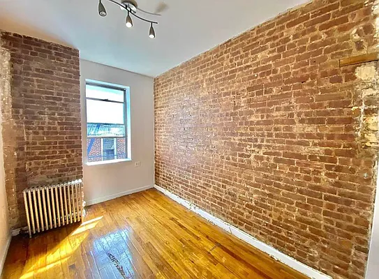 Rented by Crosstown Apartments NYC | media 31
