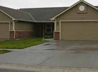 1801 Clover Dr, Junction City, KS 66441