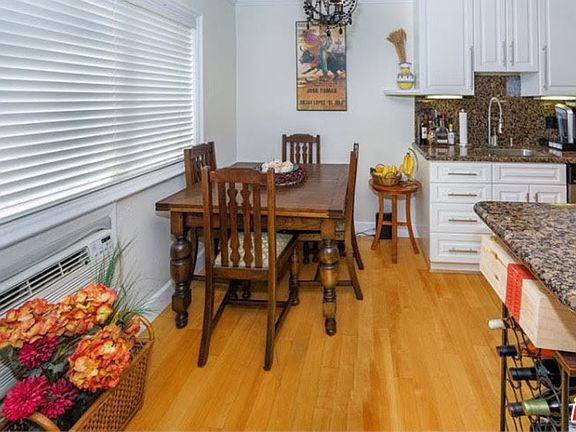 4th image of 12735 Caswell Ave APT 2