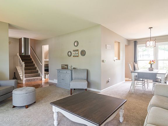 4th image of 3011 N Windsor Dr
