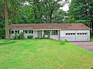 22 Payne Ct, Clifton Park, NY 12065