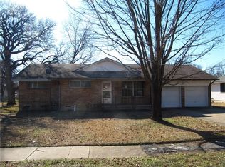 8214 Old Homestead Dr, Dallas, TX 75217