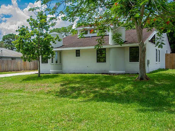 4th image of 2562 SW Bayshore Boulevard