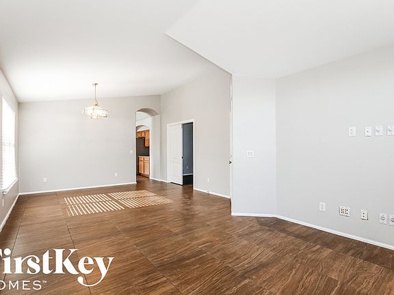 2nd image of 10237 W Jessie Ln