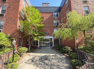 185 S Middle Neck Road #3G, Great Neck, NY 11021