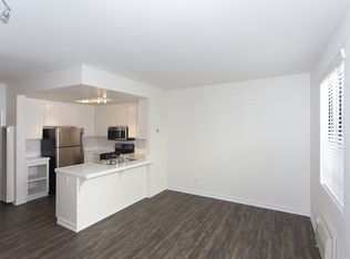 Beautiful 2 Br With Fireplace And Garage In North Park!, San Diego, CA 92104