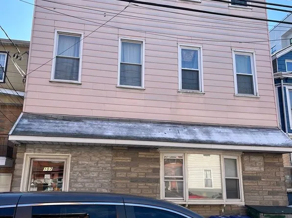 107 Beacon Avenue image 1 of 14