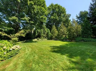 60 Chester Pl, Southport, CT 06890