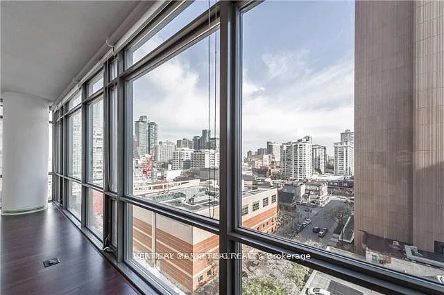 37 Grosvenor St #1007 — Photo 11