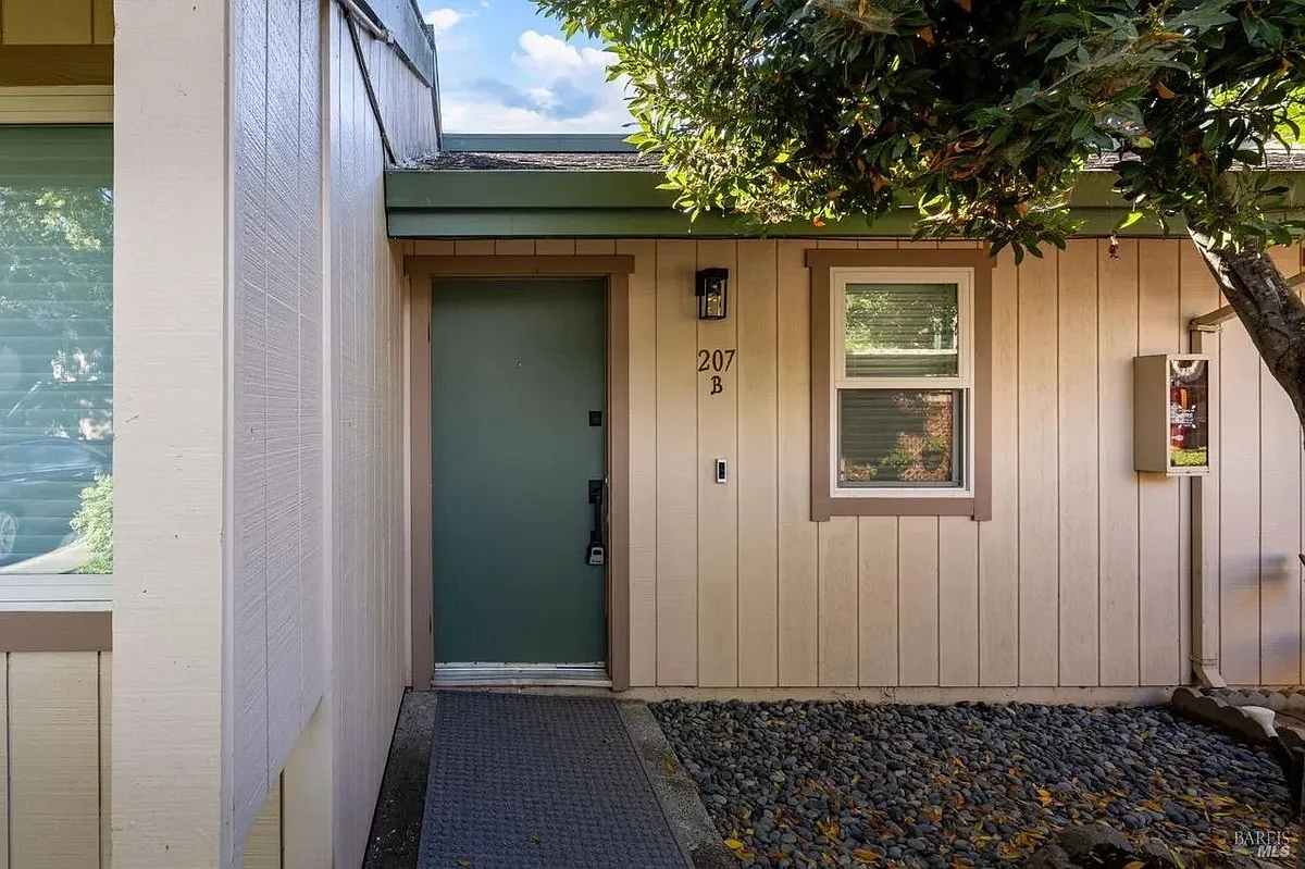 Building Photo - 207 Stony Point Rd #B