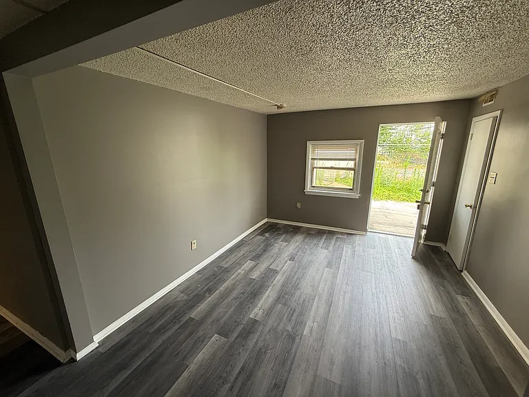 2607 Chichester Ave — Photo 10