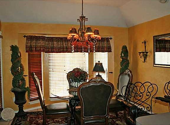 5th image of 11746 Hollyrock Dr