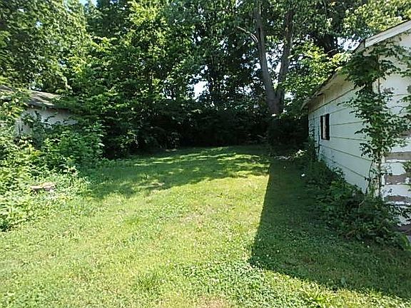 5th image of 231 E Loudon Ave