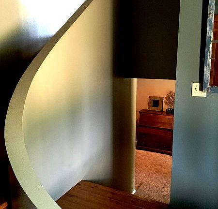 Entryway/Staircase