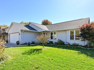 965 E Twin Oaks Dr, Oak Creek, WI 53154