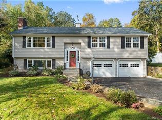 35 Isinglass Rd, Shelton, CT 06484