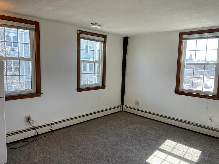332 Cabot St — Photo 3