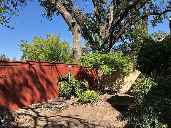 2nd image of 8013 Sawgrass Cir