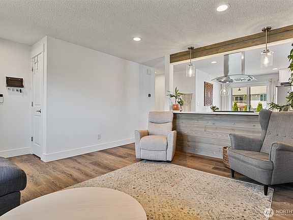 4th image of 1207 E 64th Street