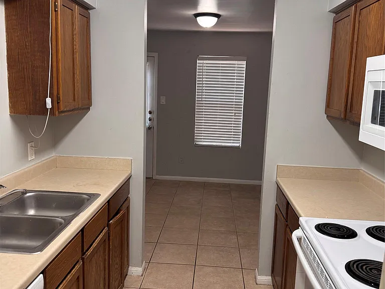 8807 Schick Rd #D — Photo 7