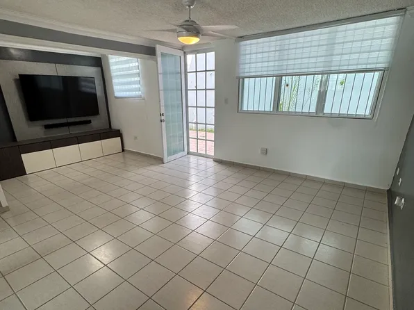 450 Avenue Periferal Prados De Cpe APT 115, Trujillo Alto, PR 00976