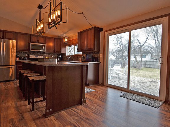 2nd image of 304 Windsor Dr