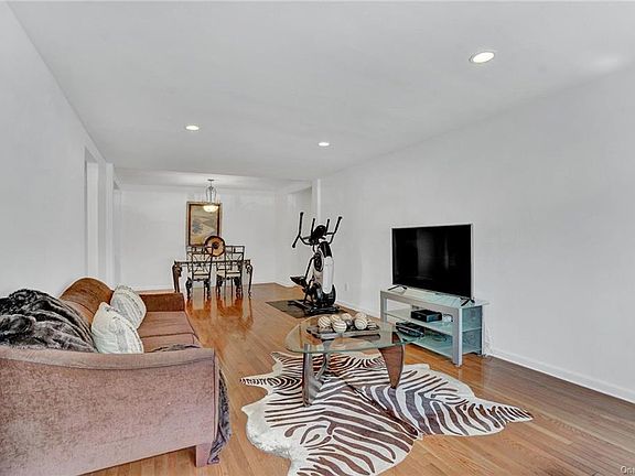 2nd image of 222 N Broadway APT 1G