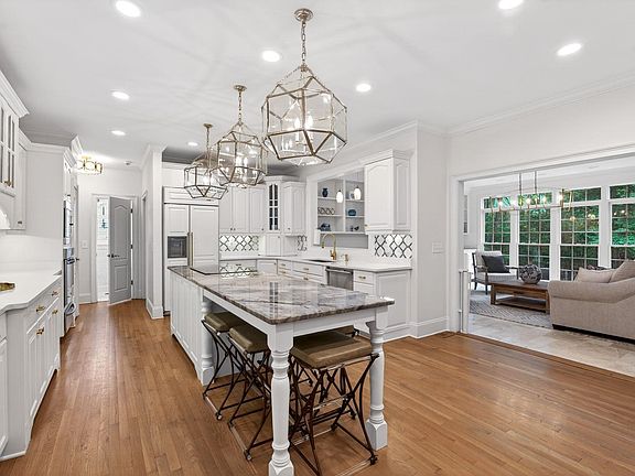 4th image of 4 Ridge Cliff Ct