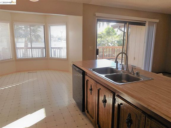 4th image of 5240 Laguna Ct