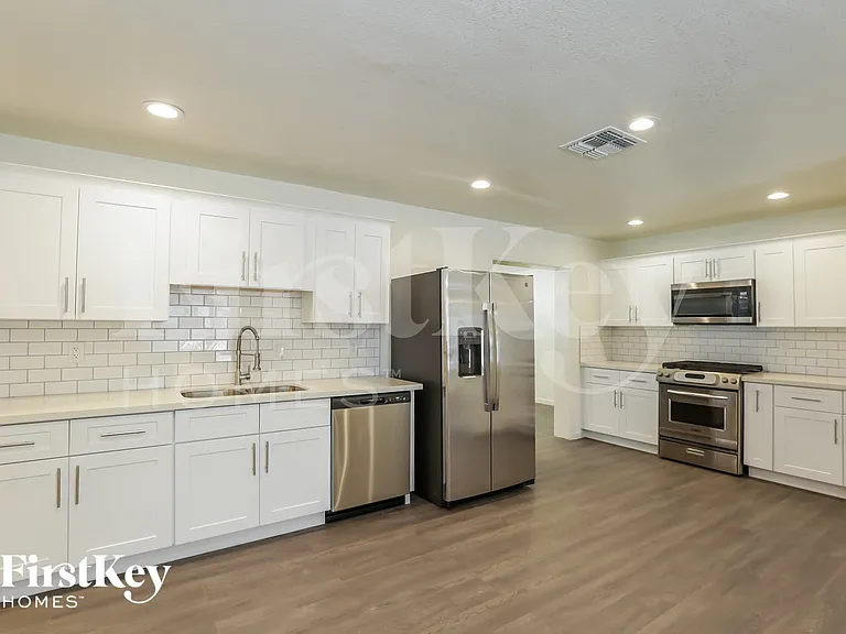 3124 W San Miguel Ave — Photo 5