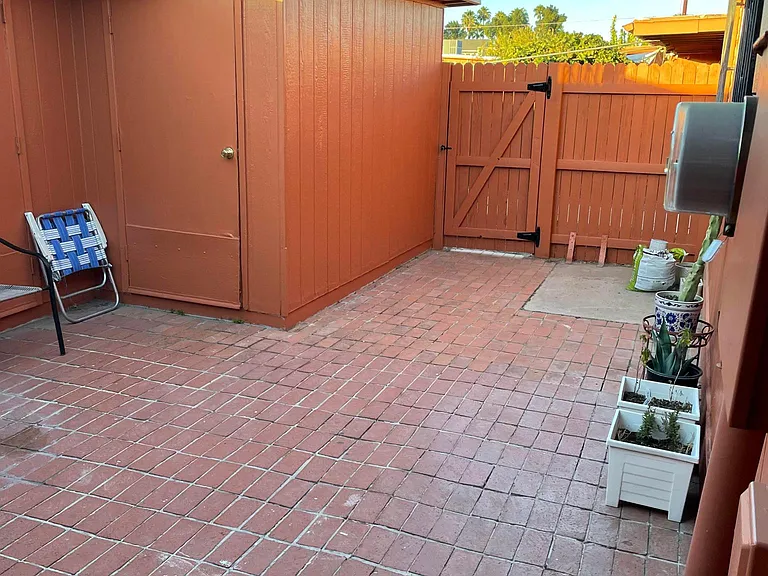 3322 E Farr Pl — Photo 10