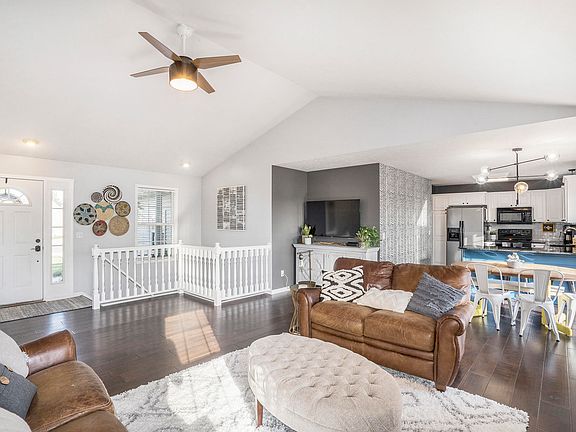 3rd image of 7445 Alycia Dr