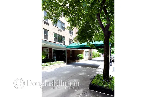 Sold by Douglas Elliman | media 27