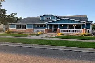 6 bed, 3215 sqft, $3,000 — Photo 1
