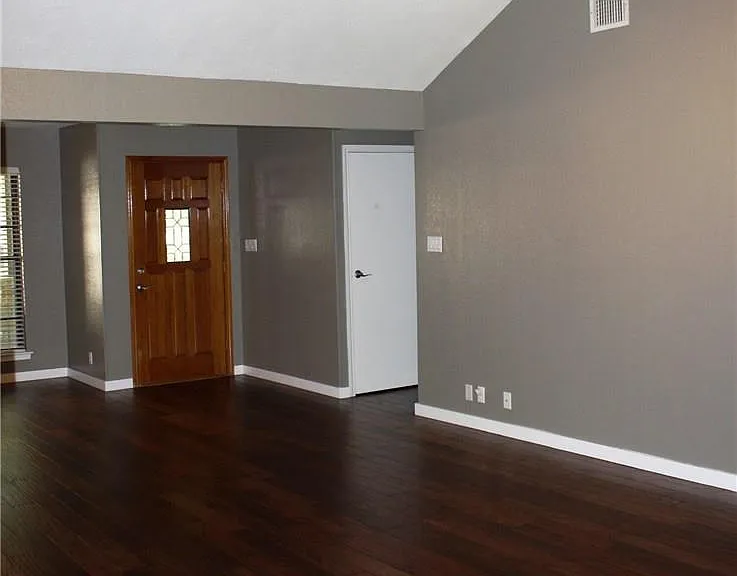 309 Juniper Dr — Photo 6