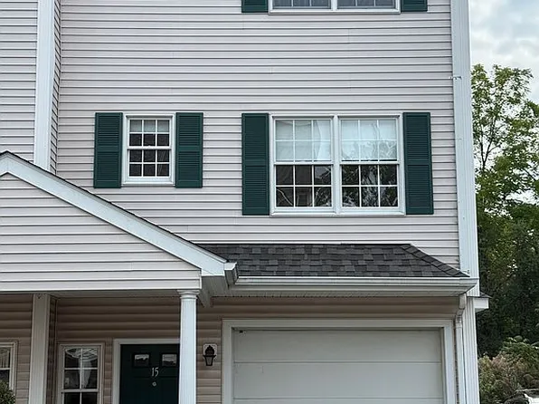 252 Albion St APT 15, Wakefield, MA 01880