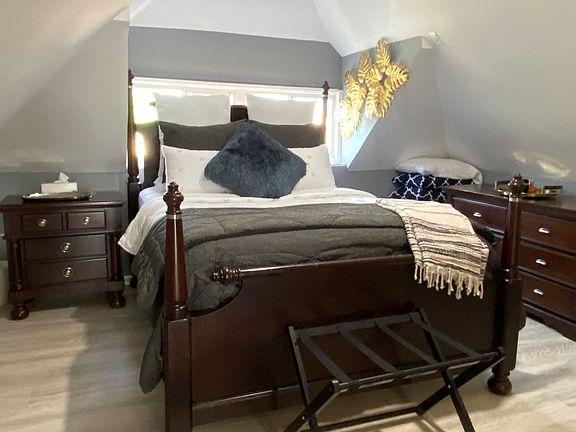 2nd image of 4520 S Richmond St #3