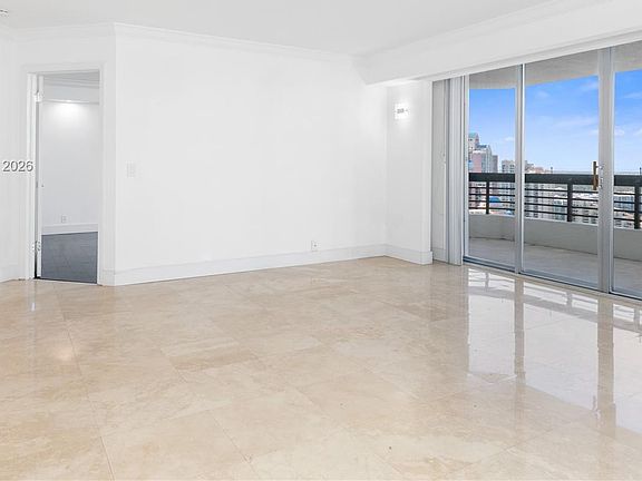 4th image of 3500 Mystic Pointe Dr APT 3702