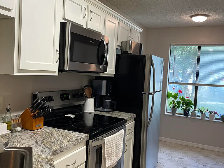 7623 Baymeadows Cir W — Photo 4