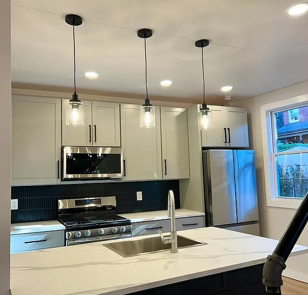 4042 Geneva St — Photo 5