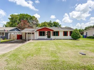 305 Yaupon St, Sweeny, TX 77480