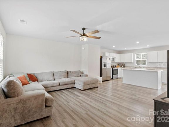 4th image of 7016 Ludell Ln