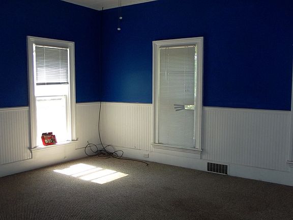 4th image of 207 E Galena Blvd