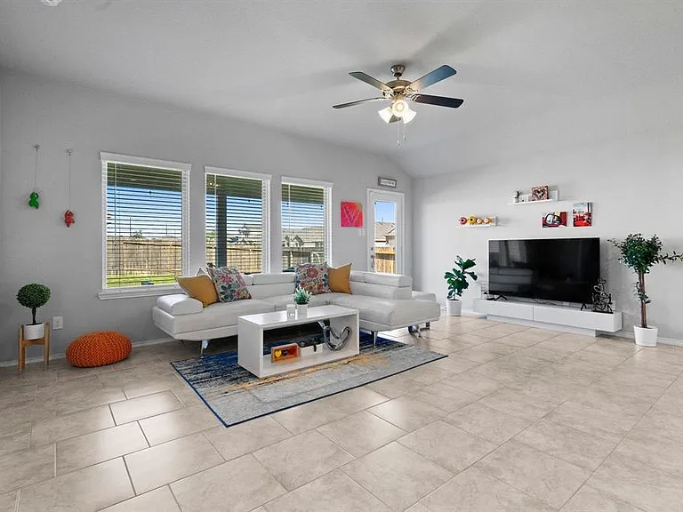 4115 Magliana Ln — Photo 23