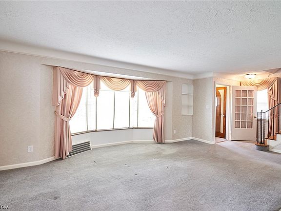 2nd image of 21660 Kenison Ave